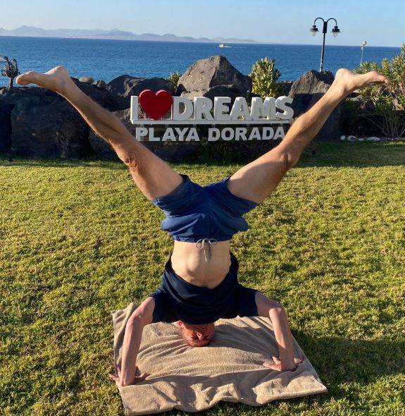 Headstand